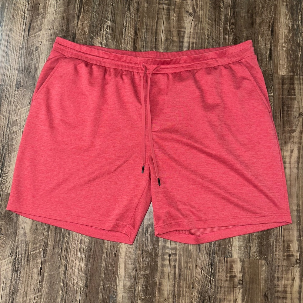 Roundtree & Yorke Athletic Shorts in Vibrant Red